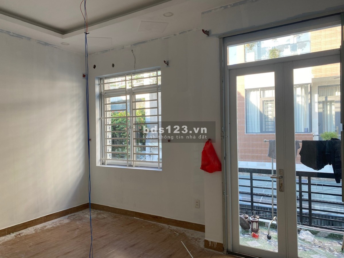Cho thuê nhà diện tích 100m2 đường Đỗ Xuân Hợp, Quận 9 cũ