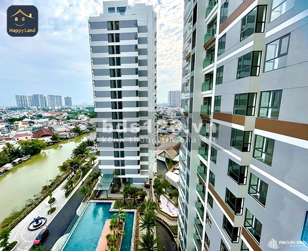 Chính chủ bán căn hộ Quận 2 view sông DTSD 76m² chỉ 5.1 tỷ, có sổ đỏ