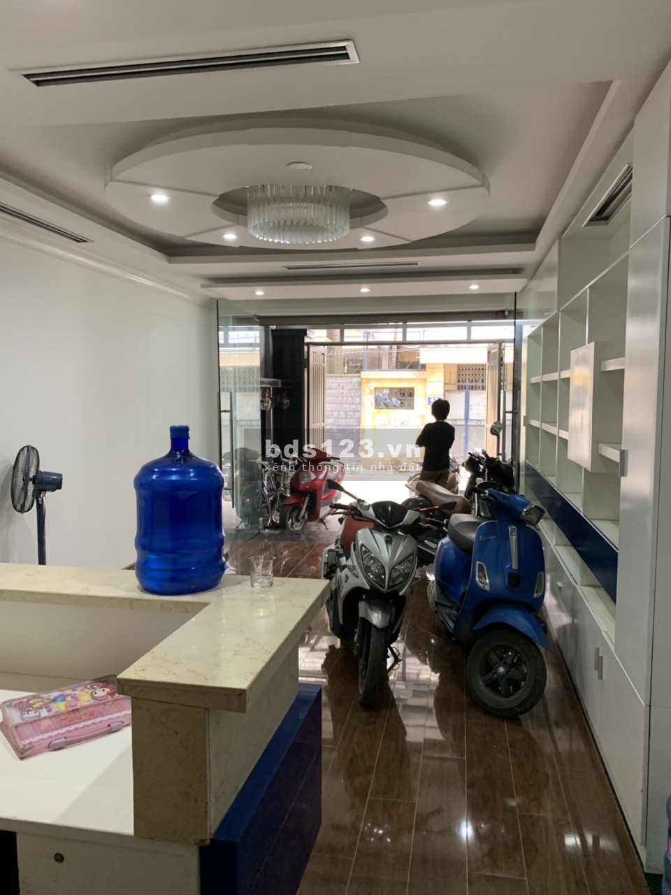 Cho thuê tầng 1, 2 mặt phố Linh Lang, 130m2 nhà mới đẹp 19tr/tháng