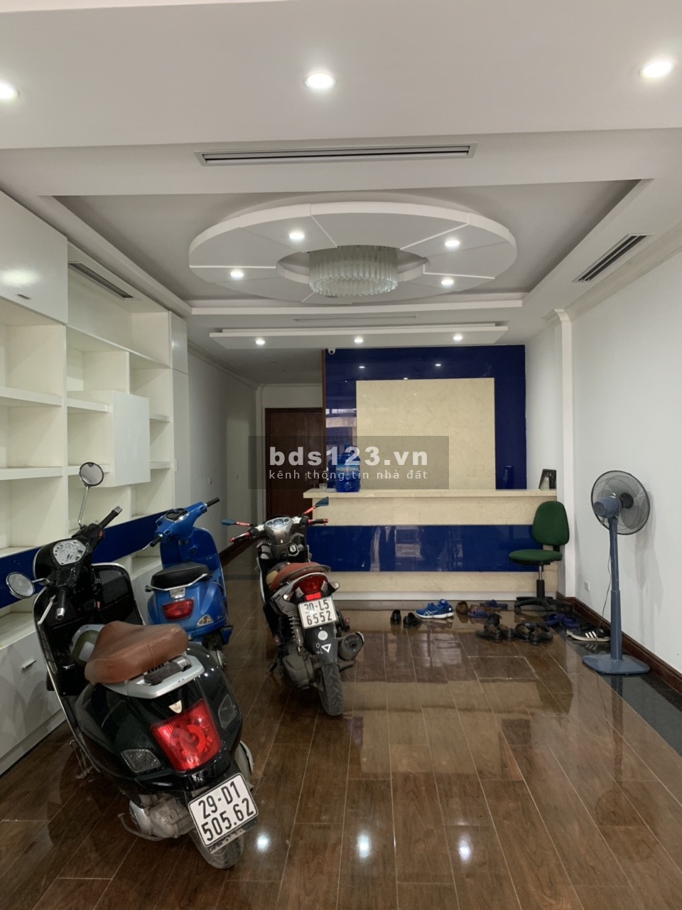 Cho thuê tầng 1, 2 mặt phố Linh Lang, 130m2 nhà mới đẹp 19tr/tháng