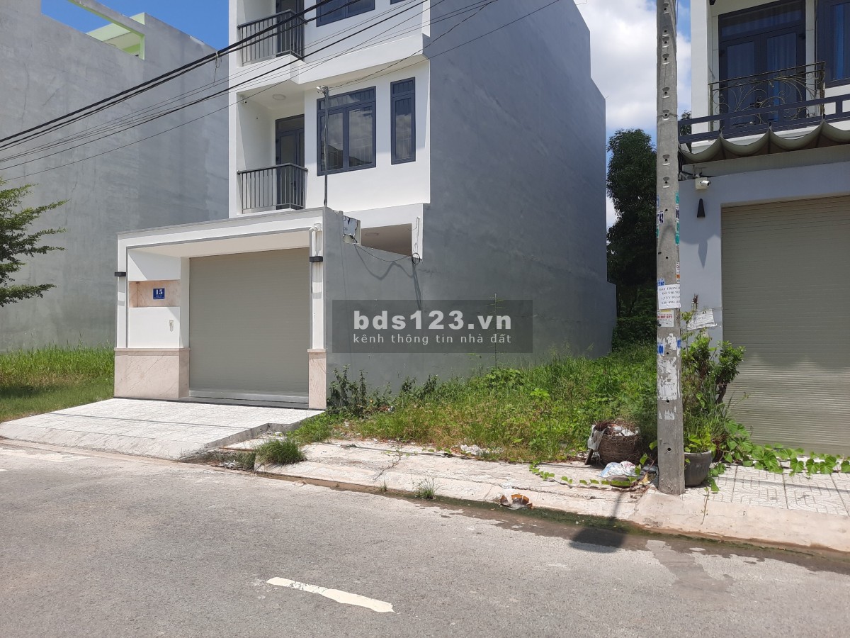 cần thanh lý lô đất để đầu tư Đ. Hoàng Quốc Việt, Phú Mỹ, Q7, Giá 2.5tỷ 76m2, có sổ, xây tự do
