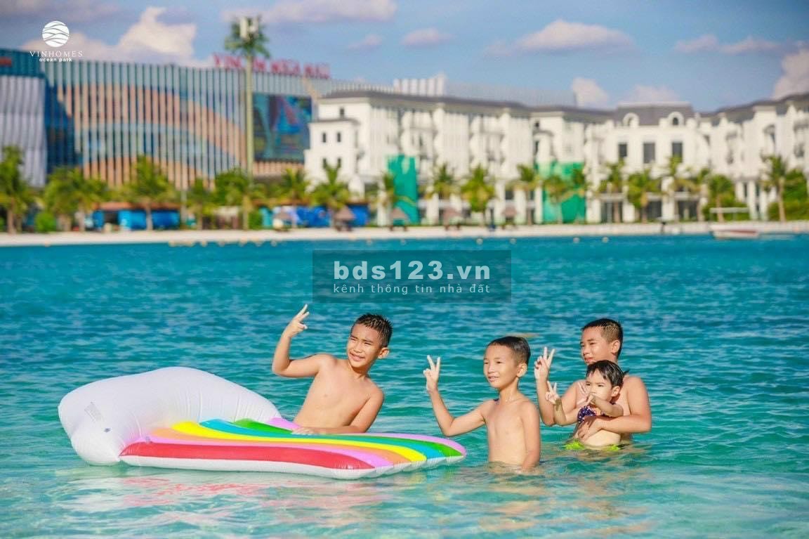 Bán gấp căn 2PN+1,2VS góc 70m2 full nội thất giá 2.03 tỷ tại Vinhomes Ocean Park LH: 0977 484 841