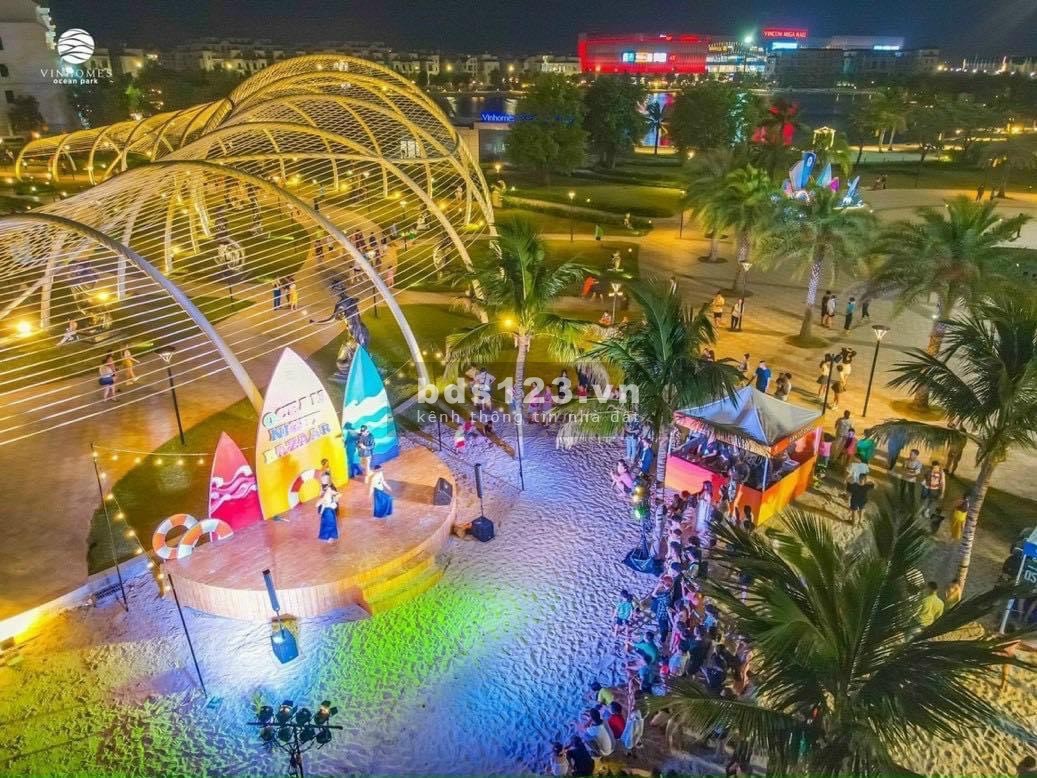 Bán gấp căn 2PN+1,2VS góc 70m2 full nội thất giá 2.03 tỷ tại Vinhomes Ocean Park LH: 0977 484 841