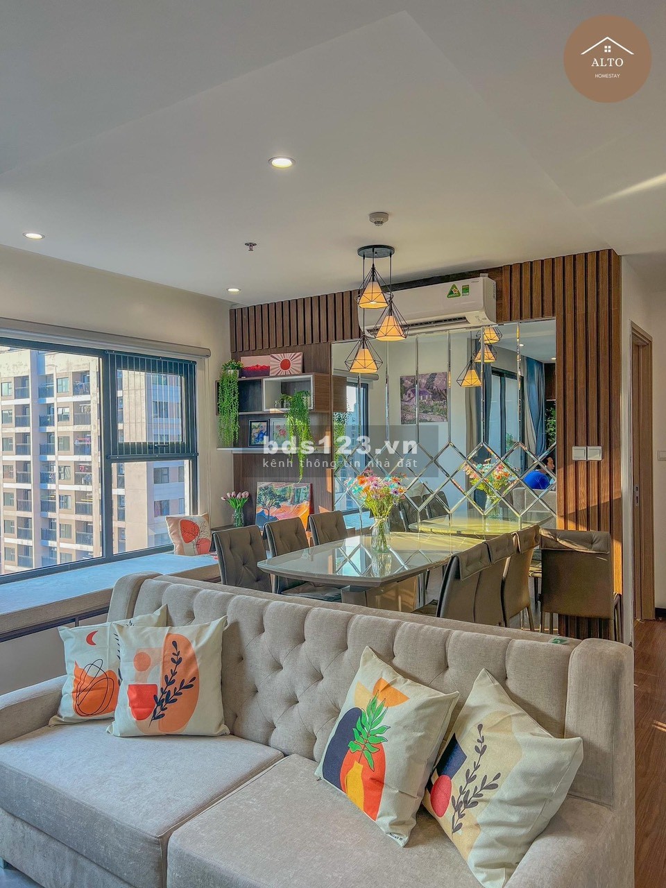 Bán gấp căn 2PN+1,2VS góc 70m2 full nội thất giá 2.03 tỷ tại Vinhomes Ocean Park LH: 0977 484 841