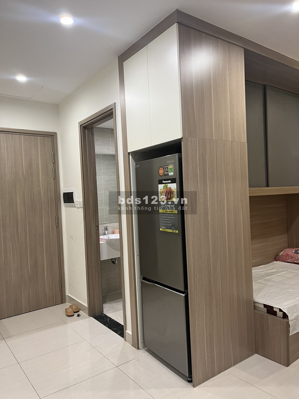 Chị gái em cần bán căn hộ 1PN + 1 43m2 full đồ nội thất xịn, giá 1,4 tỷ tại Vinhomes Ocean Park