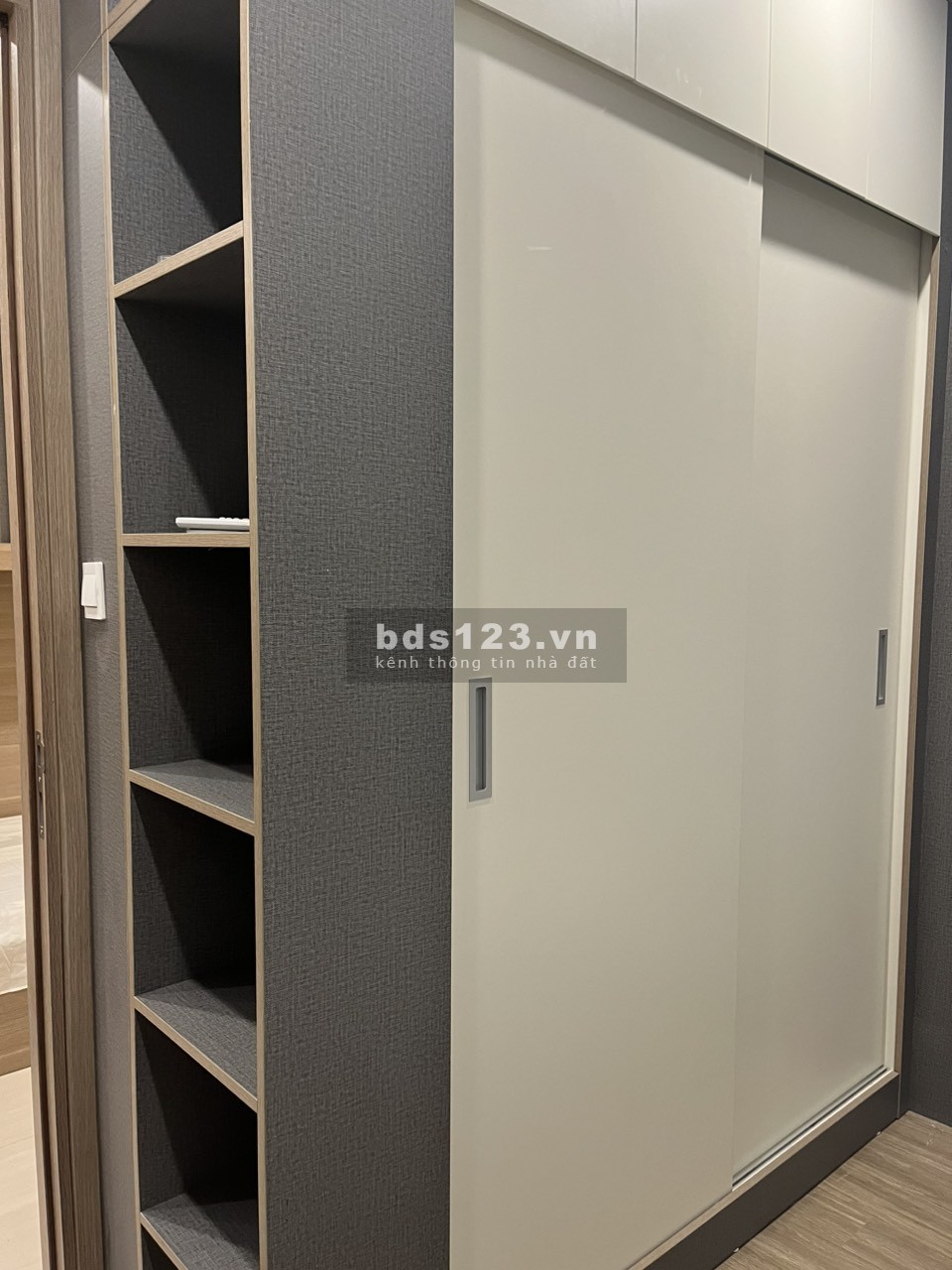 Chị gái em cần bán căn hộ 1PN + 1 43m2 full đồ nội thất xịn, giá 1,4 tỷ tại Vinhomes Ocean Park