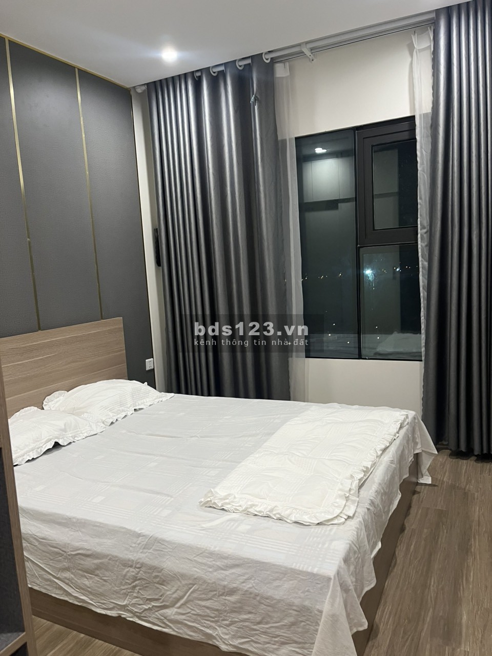 Chị gái em cần bán căn hộ 1PN + 1 43m2 full đồ nội thất xịn, giá 1,4 tỷ tại Vinhomes Ocean Park