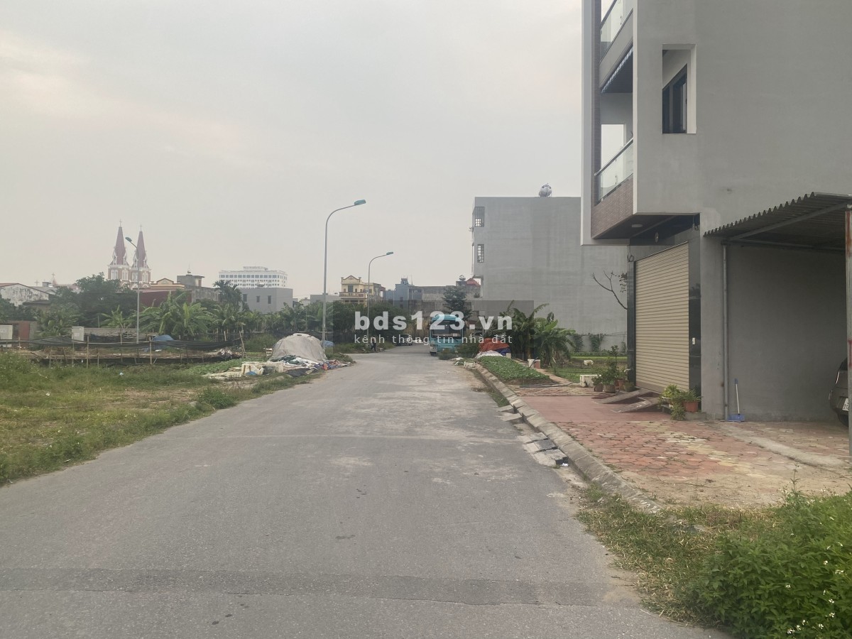 Cần bán lô đất khu Vịt Cỏ Hồ Sen, Tân Bình, Hải Dương liên hệ 0915153369