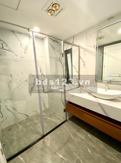 Bán nhà Cầu Giấy, giao thông thuận tiện, DT 35m² x 5 tầng, giá chỉ 4,2 tỷ