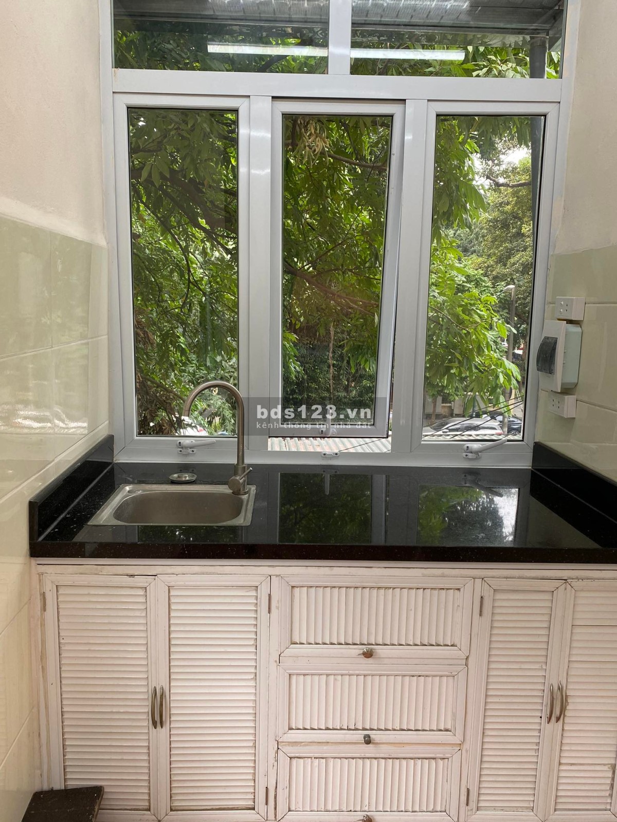 Cho thuê nhà 3 tầng tại 62 Trần Hưng Đạo, Hoàn Kiếm, Hà Nội