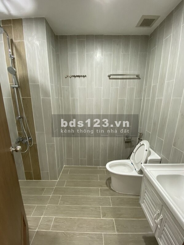 Cho thuê văn phòng Offictel The Sun Avenue 11 triệu/tháng, sẵn bàn ghế, DT 50m², 15 - 20 người ngồi