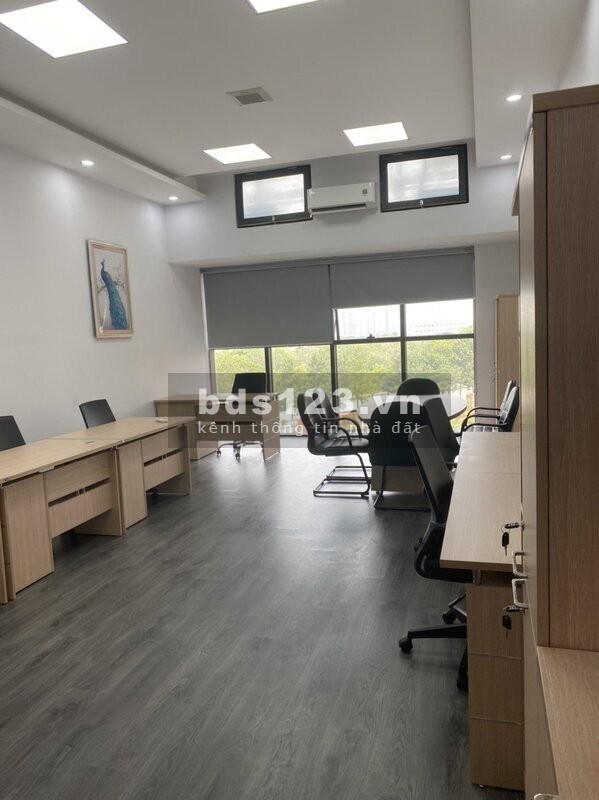 Cho thuê văn phòng Offictel The Sun Avenue 11 triệu/tháng, sẵn bàn ghế, DT 50m², 15 - 20 người ngồi