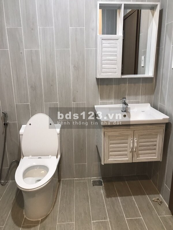 Cho thuê văn phòng Offictel The Sun Avenue 11 triệu/tháng, sẵn bàn ghế, DT 50m², 15 - 20 người ngồi