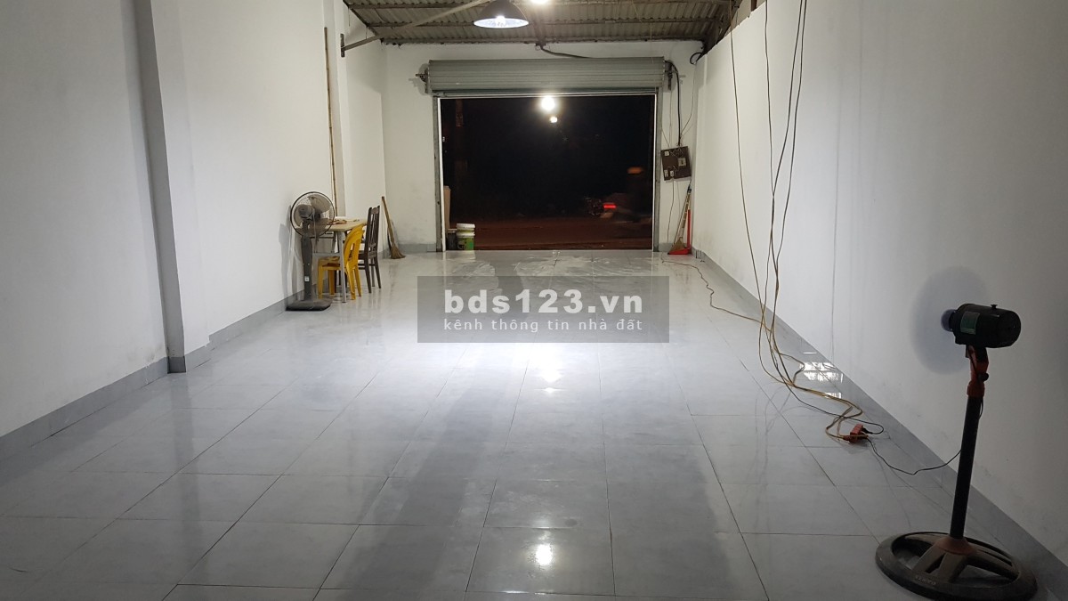 Nhà mặt đường Đa Tốn dt 70m2 cho thuê kd lâu dài