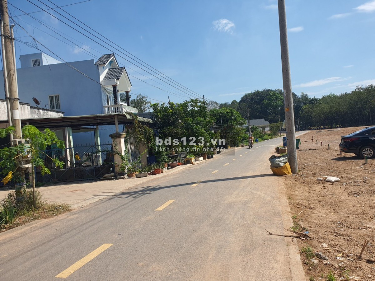 Chính chủ cần bán gấp lô đất ngay chợ Nhật Huy Bến Cát dt 3740m2 đã có sổ