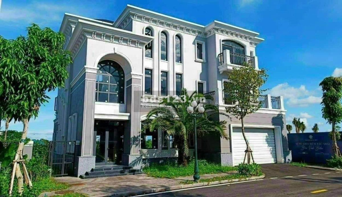Bán nhà biệt thự chính chủ ngay mặt biển ở trung tâm Bãi Cháy, Hạ Long