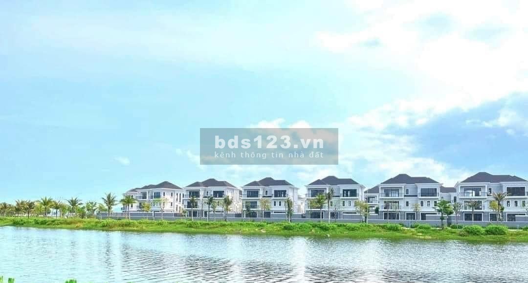 Bán nhà biệt thự chính chủ ngay mặt biển ở trung tâm Bãi Cháy, Hạ Long