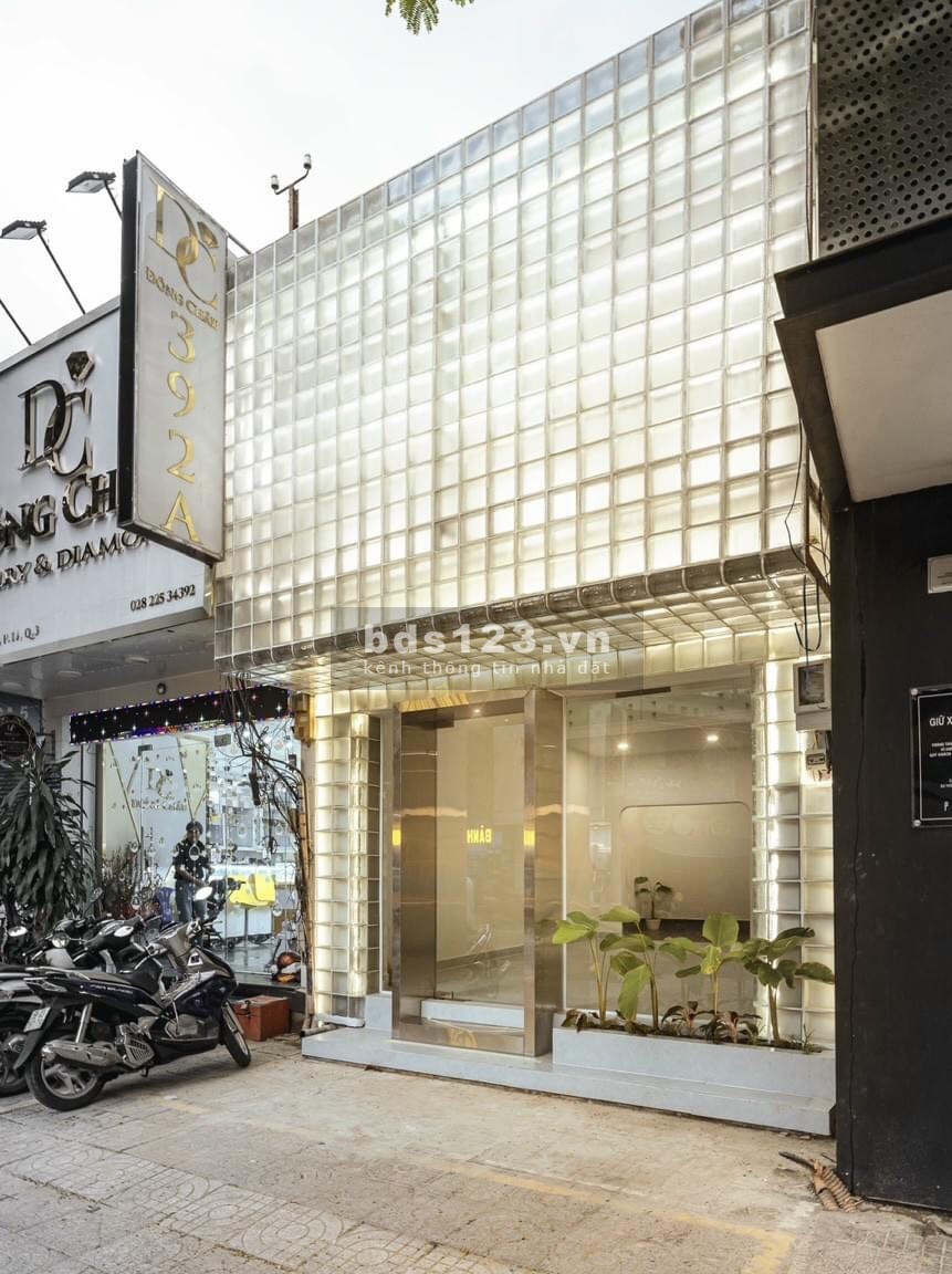Mặt tiền Lê Văn Sỹ, Quận 3 mới đẹp, 2 lầu, dtsd 100m2, nhận MB ngay