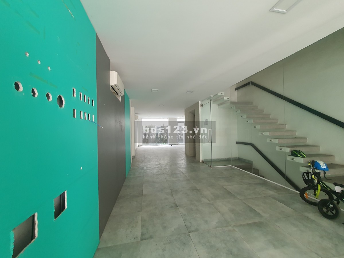 Cho thuê văn phòng 70m2, 15 triệu (có hầm để xe) mặt tiền đường Đặng Thùy Trâm, Bình Thạnh