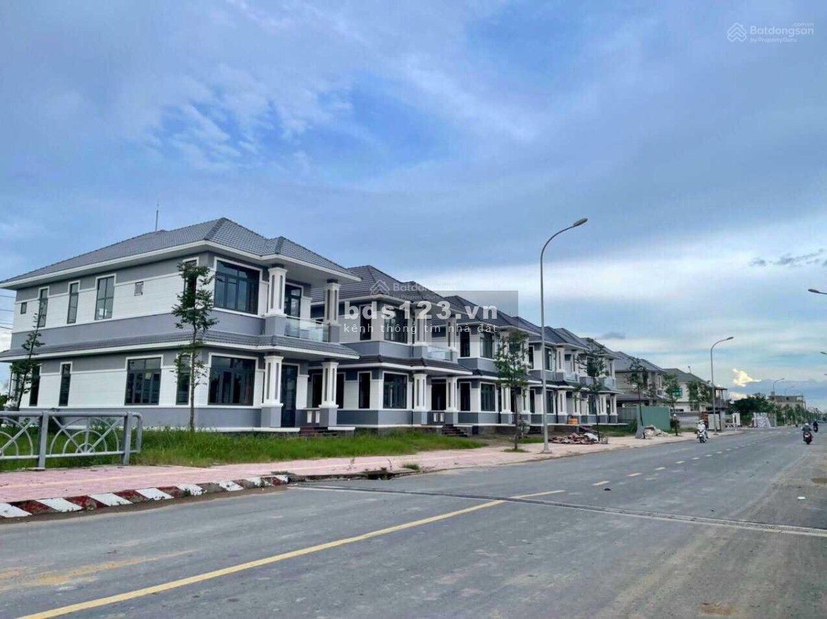 BÁN NHÀ BIỆT THỰ NGUYỄN TRÃI TỌA LẠC NGAY TRUNG TÂM THỊ XÃ GÒ CÔNG, TIỀN GIANG