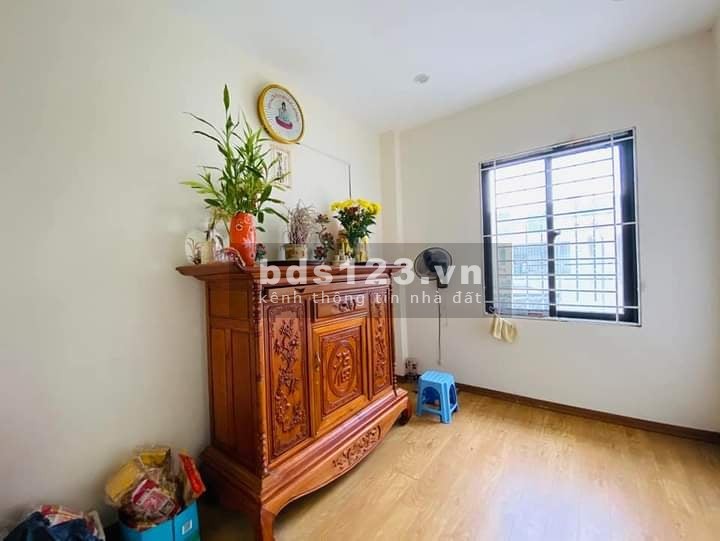 SỐC GIÁ...!!! 3TỶ Mua nhà Cầu Giấy SH quay đầu, 32m, 3T