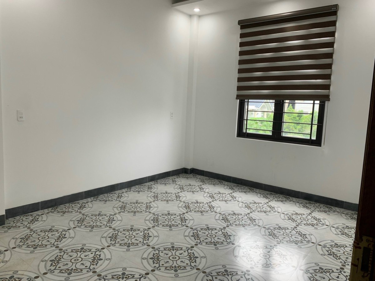 Bán nhanh nhà phố 3 tầng, ngay trung tâm, tiện ích không thiếu gì, giá tốt đầu tư