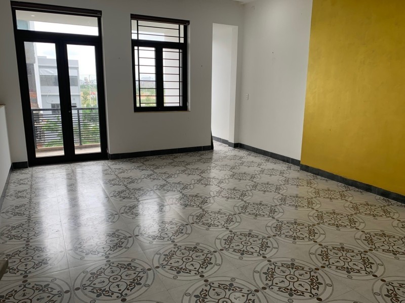 Bán nhanh nhà phố 3 tầng, ngay trung tâm, tiện ích không thiếu gì, giá tốt đầu tư
