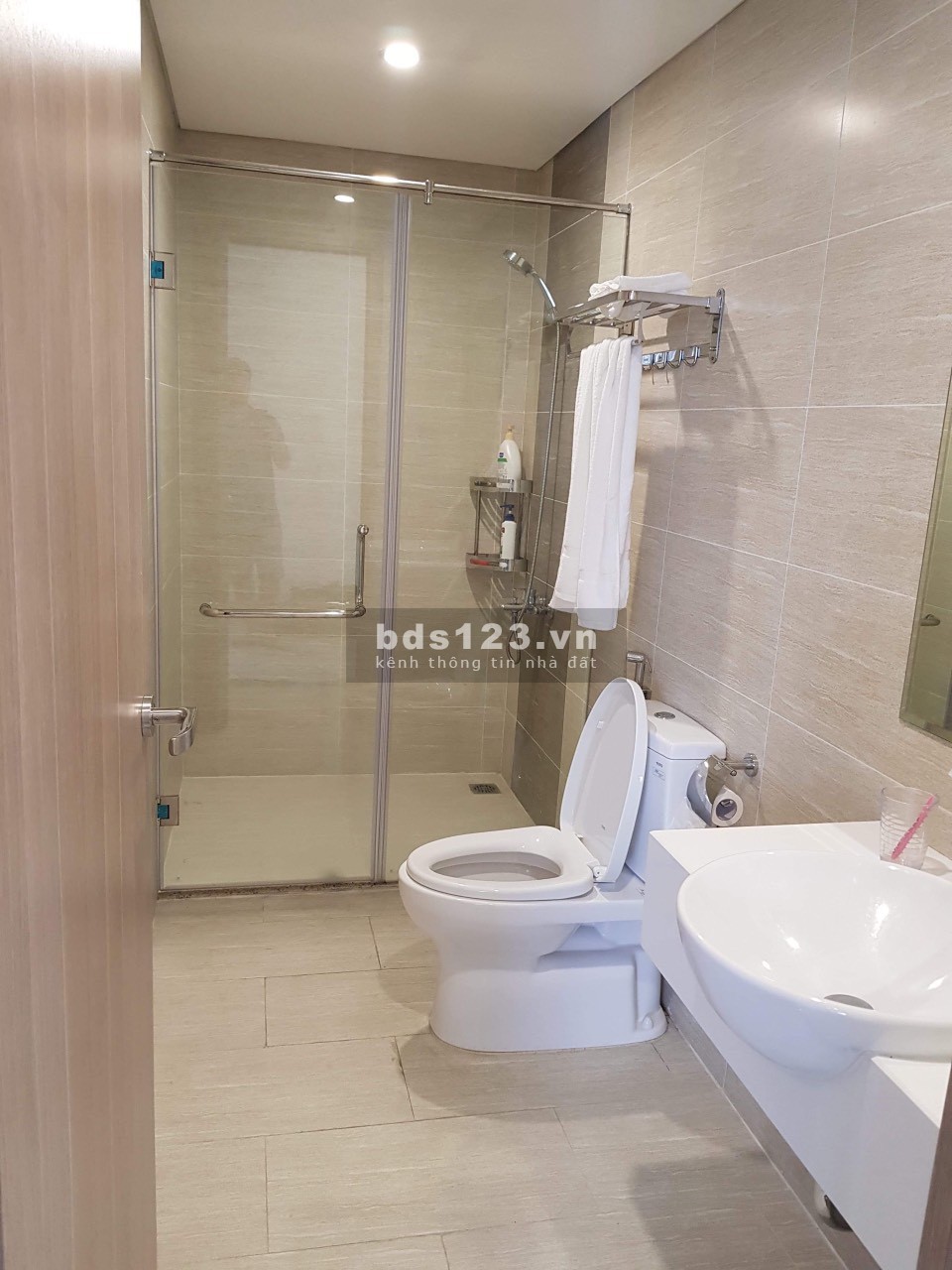 E CHÍNH CHỦ bán căn 2PN + 1( 2VS ) Góc FULL ĐỒ chỉ 1 tỷ 800TR sổ hồng lâu dài OCP LH: 0987.767.788