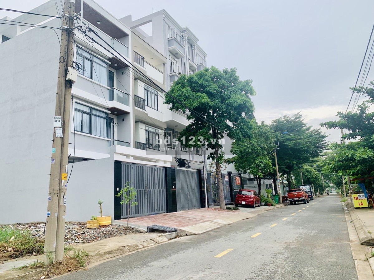 Thanh lý giá rẻ ngay đường Số 18, Hiệp Bình Chánh, Thủ Đức,Gần TTTM Giga Mall,DT 119m2,Giá 2tỷ6,SHR