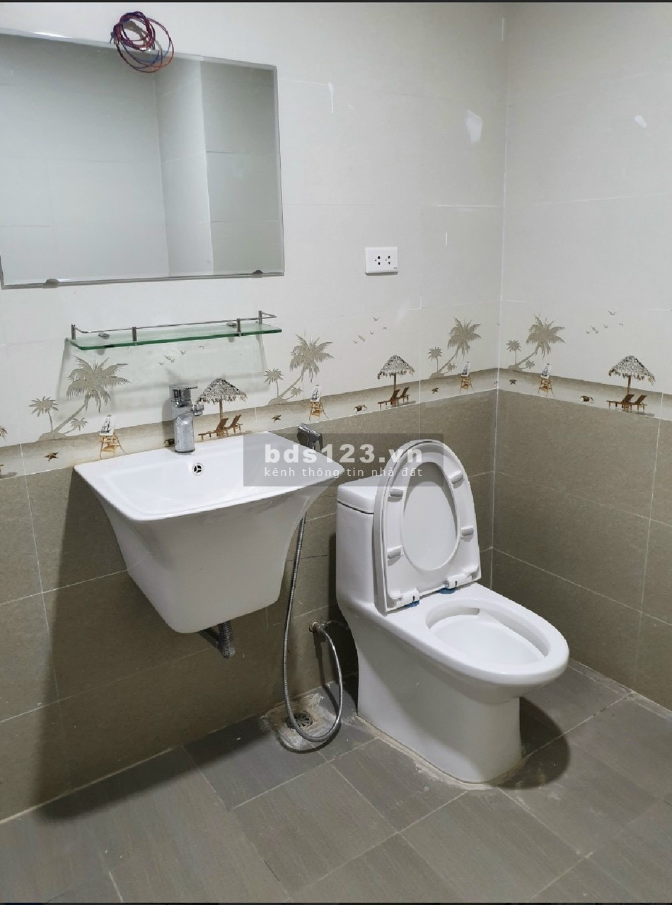 Cho thuê văn phòng tại mặt phố Trần Quốc Vượng, Cầu Giấy ngay chân cầu vượt Mai Dịch