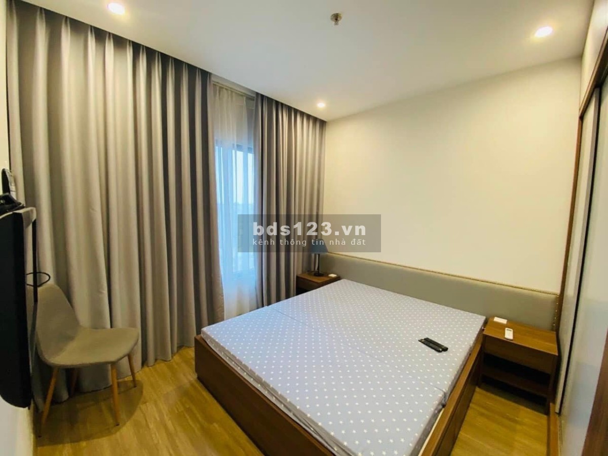 Bán gấp căn góc 3N 2VS full nội thất, tầng trung, view trực diện bể bơi chỉ 2.5 tỷ tại VH Ocean Park