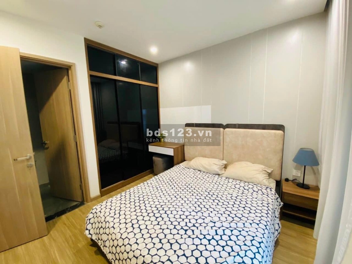 Bán gấp căn góc 3N 2VS full nội thất, tầng trung, view trực diện bể bơi chỉ 2.5 tỷ tại VH Ocean Park