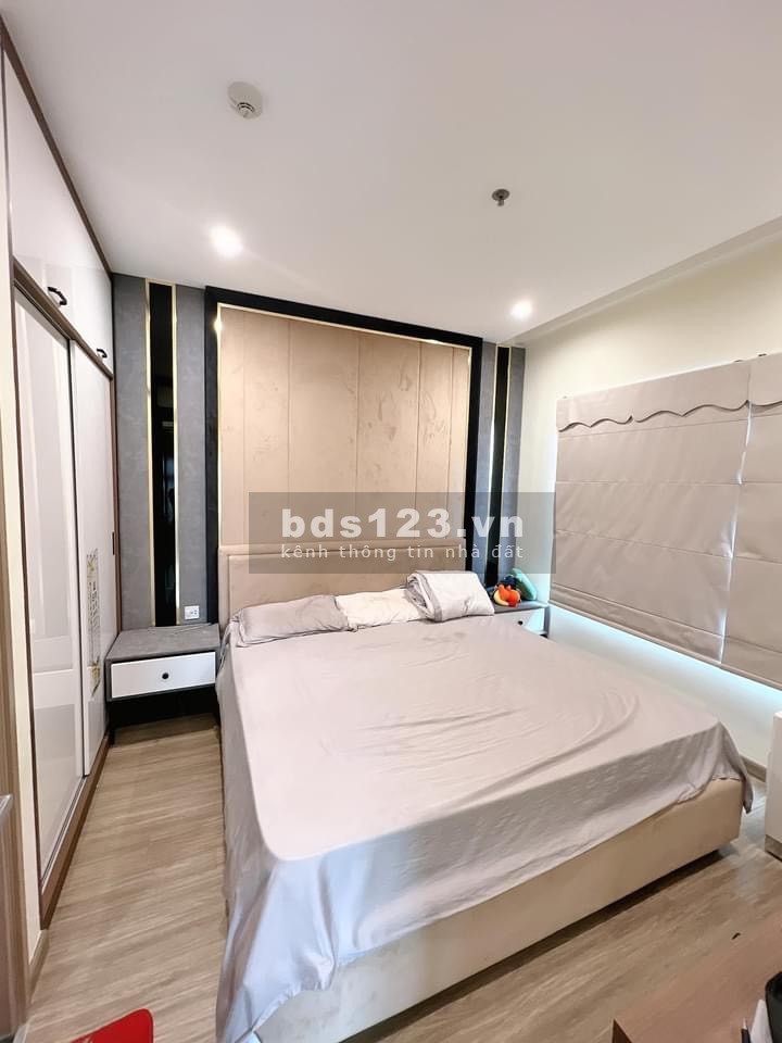 Bán gấp căn góc 3N 2VS full nội thất, tầng trung, view trực diện bể bơi chỉ 2.5 tỷ tại VH Ocean Park