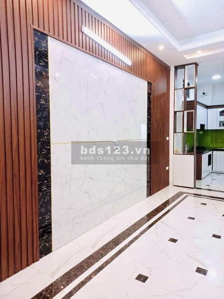 Cắt lỗ mùa WORLD CUP ! Bán gấp nhà mới xây ĐỐI DIỆN AEON LONG BIÊN, 5 tầng, nhỉnh giá 3 tỷ, TL