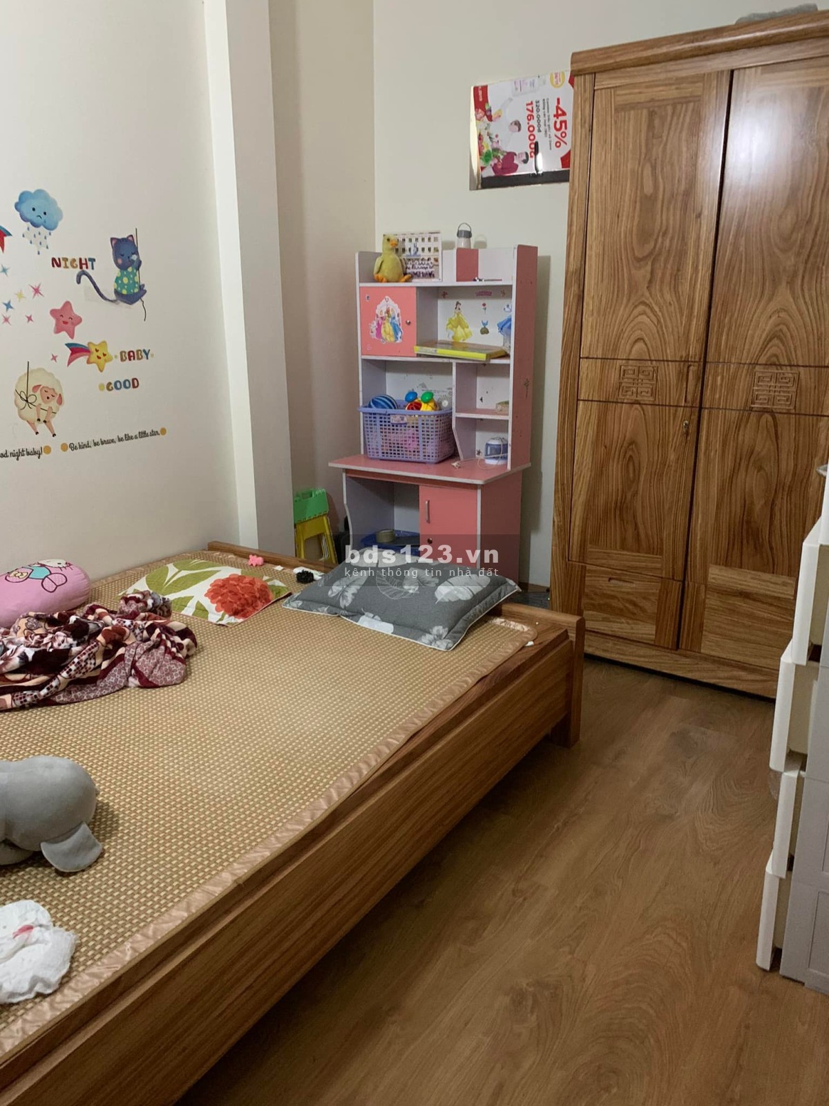 Bán nhà Xuân La, ngõ thông 3 gác đua, nhà đẹp ở ngay, DT 52m², giá 4,8 tỷ