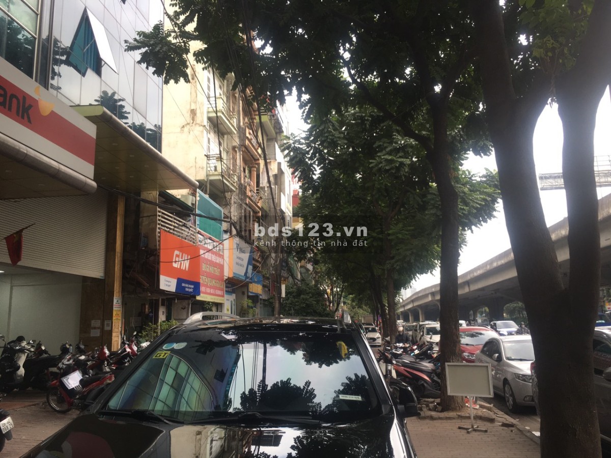 Cần cho thuê mặt bằng làm văn phòng tầng 3 mặt đường Khuất Duy Tiến