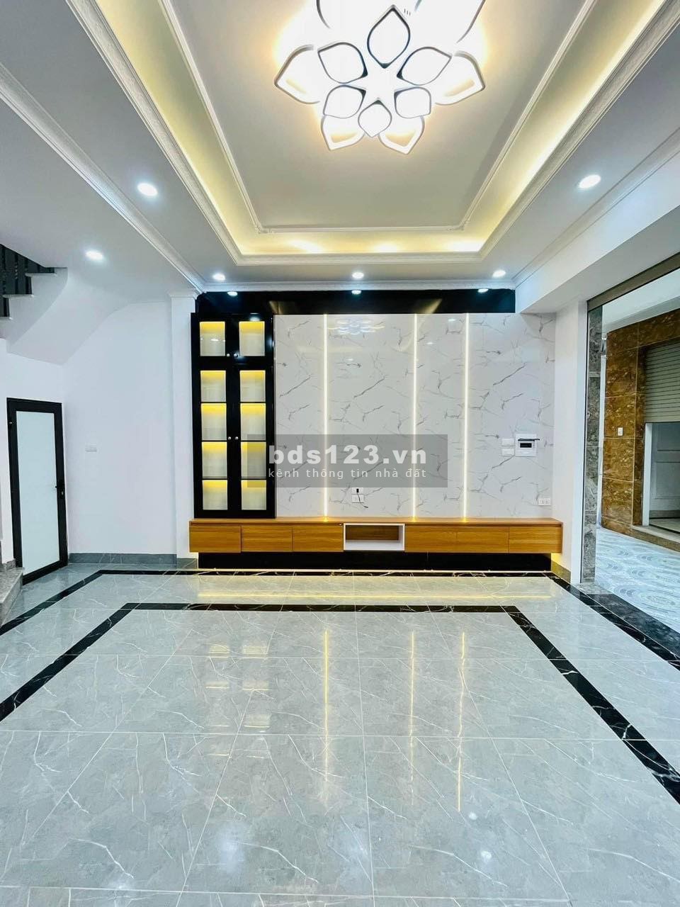 Bán nhà phố Tây Sơn, DT 38m² x 6 tầng, Thang máy, MT 5,5m, giá 6,5 tỷ