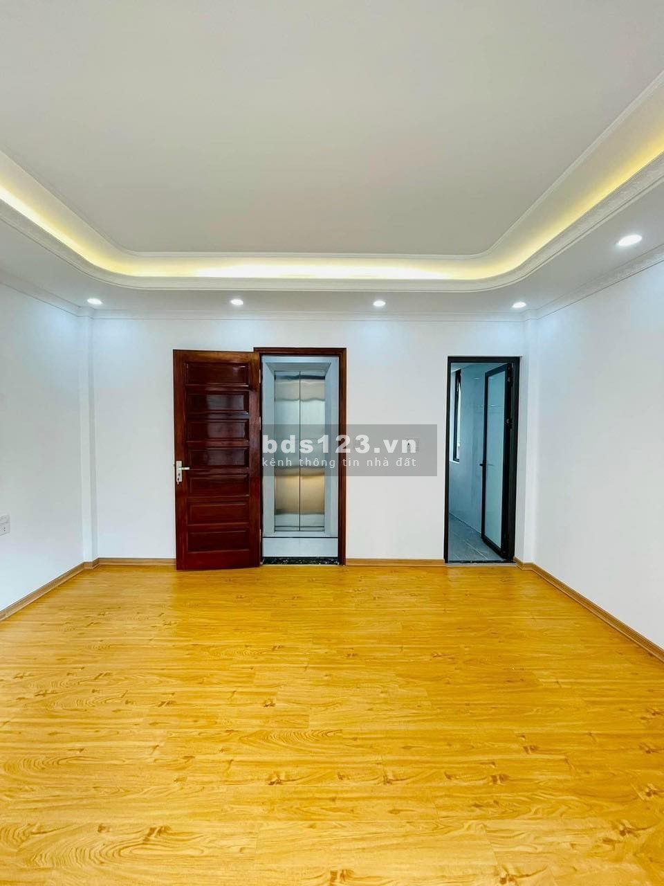 Bán nhà phố Tây Sơn, DT 38m² x 6 tầng, Thang máy, MT 5,5m, giá 6,5 tỷ