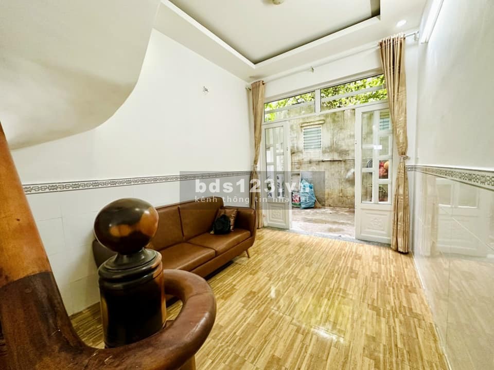 Bán nhà mới đường Quang Trung, DT 48m², hẻm xe hơi đổ cửa giá rẻ giảm ngay 500 triệu