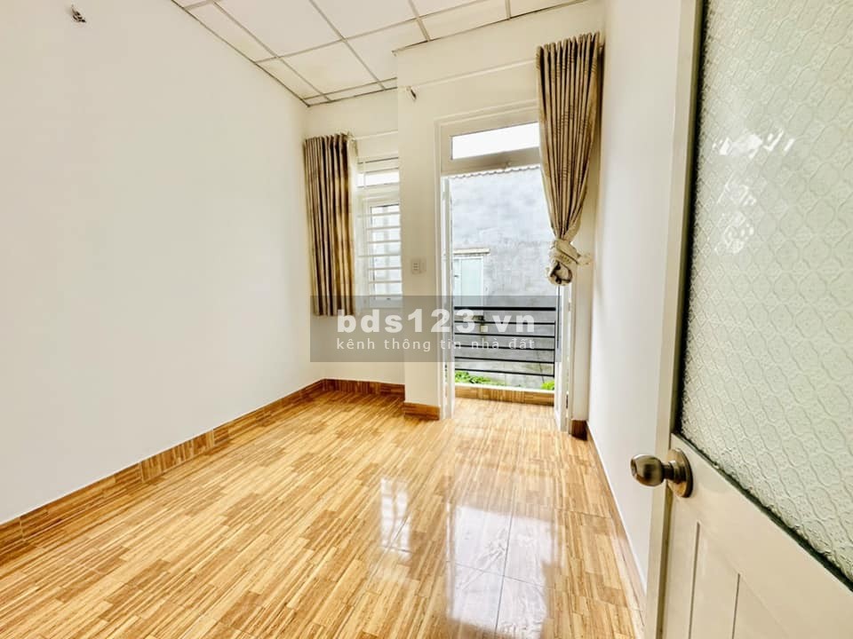 Bán nhà mới đường Quang Trung, DT 48m², hẻm xe hơi đổ cửa giá rẻ giảm ngay 500 triệu