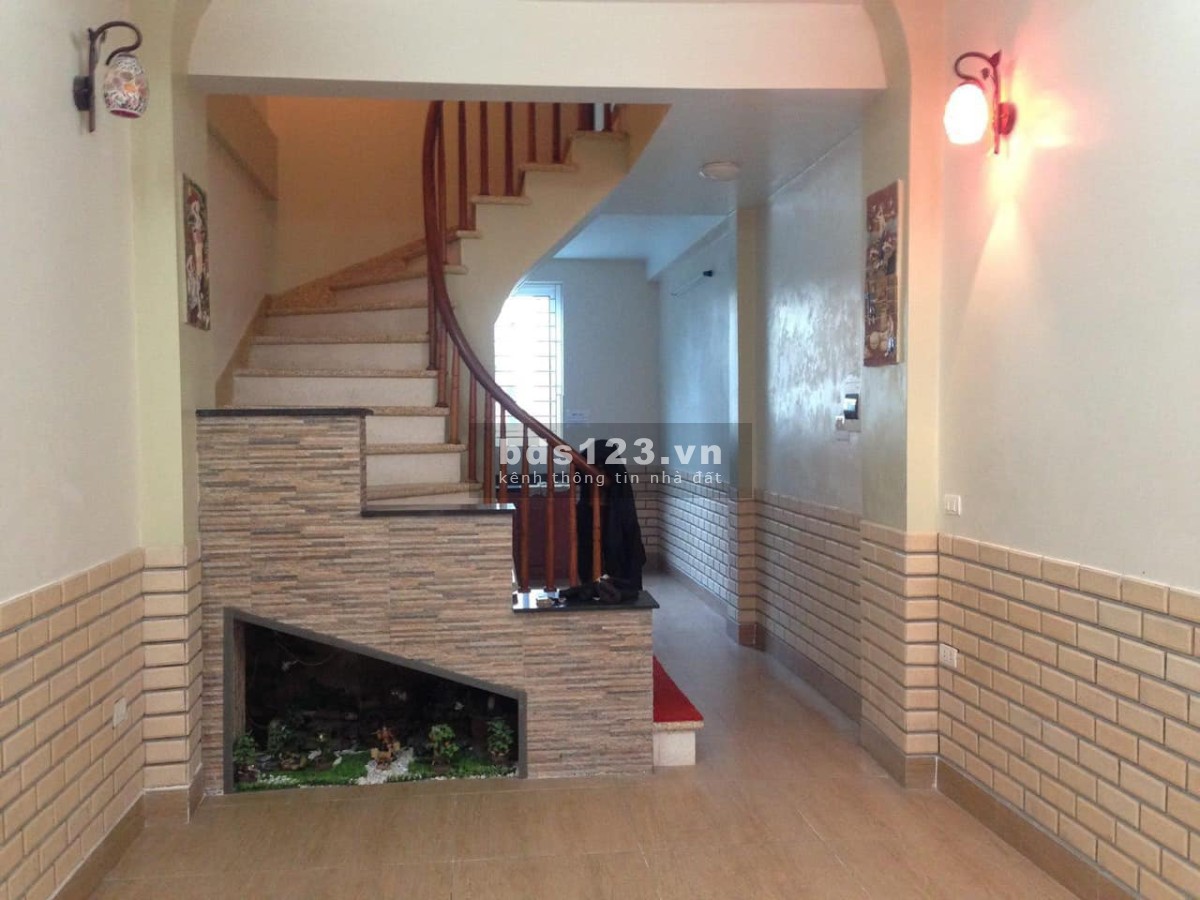 Bán nhà chính chủ Hoàng Hoa Thám Ba Đình, DT 40m² x 5 tầng, MT 4m, giá 5 tỷ
