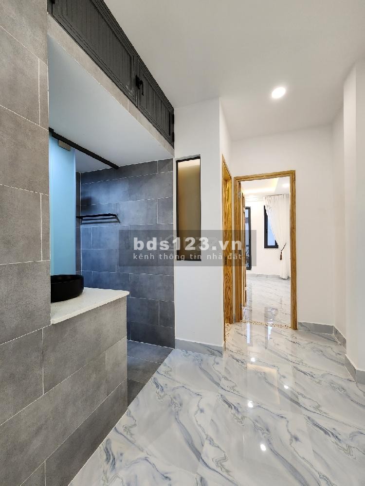 Bán nhà mới HXH Huỳnh Văn Bánh, tặng nội thất cao cấp, DT 36m², giá chỉ 6,6 tỷ