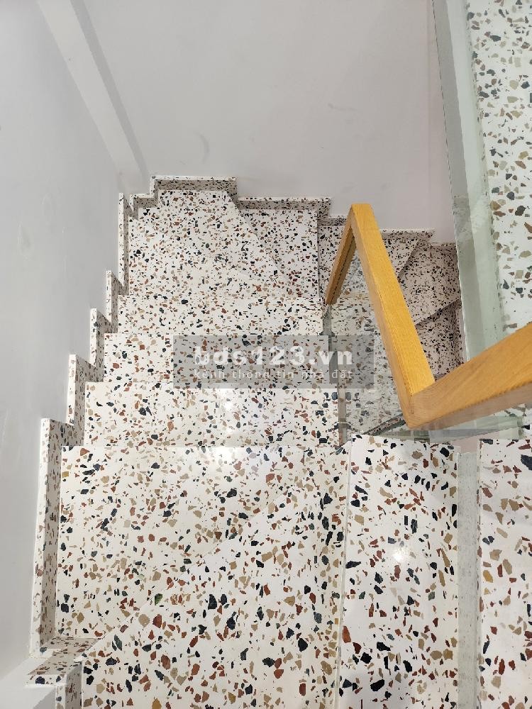 Bán nhà mới HXH Huỳnh Văn Bánh, tặng nội thất cao cấp, DT 36m², giá chỉ 6,6 tỷ