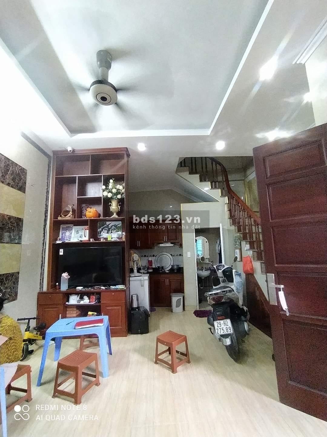 Bán nhà ngõ Quỳnh phố Thanh Nhàn, 30m ra ô tô ngõ ba gác, DT 31m² x 4 tầng, giá chỉ 3,4 tỷ