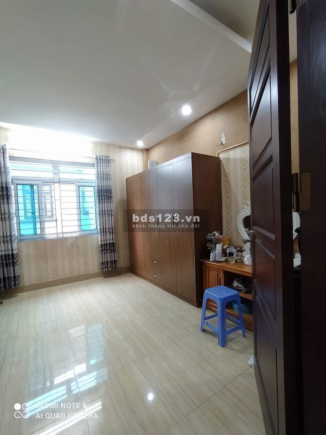 Bán nhà ngõ Quỳnh phố Thanh Nhàn, 30m ra ô tô ngõ ba gác, DT 31m² x 4 tầng, giá chỉ 3,4 tỷ