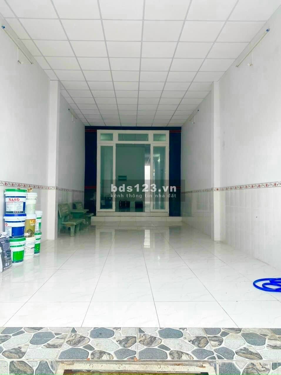 Bán căn nhà mặt tiền chợ, giá 9,8 tỷ, LH 0938889337