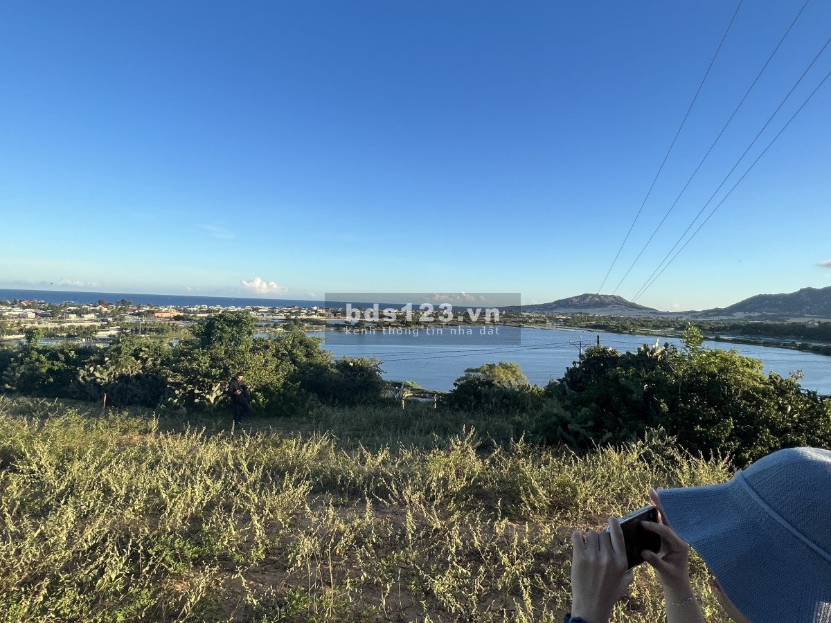 Bán đất full thổ, sổ sẵn dt 751m2, view đầm và biển ngay KDC ở Phước Dinh, Thuận Nam, Ninh Thuận