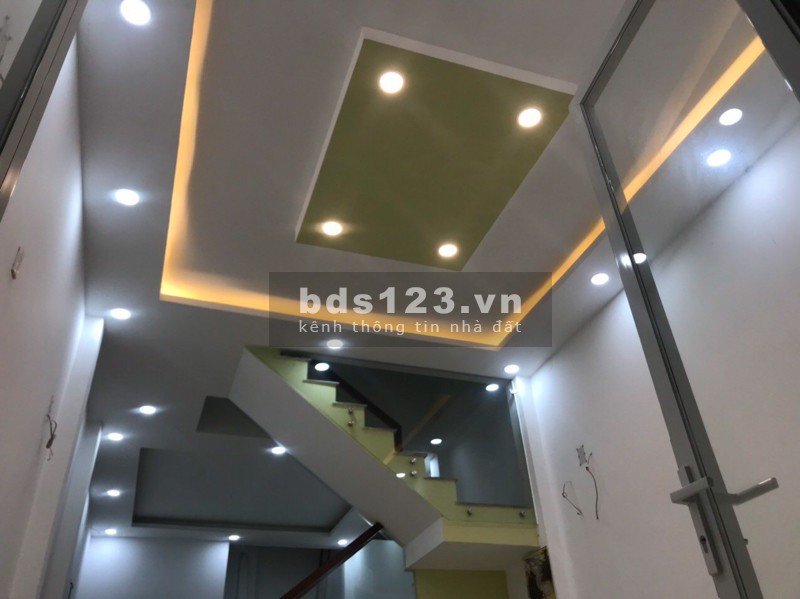 Bán nhà đã đúc 3 tầng, hẻm 6m, giá 5,1 tỷ, LH 0924820288