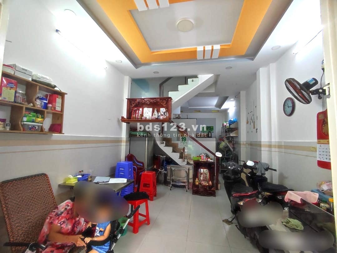 Bán nhà hẻm nhựa 5m thông 4pn, dt 43m2, 3 tầng sát Đầm Sen, giá 6.68 tỷ