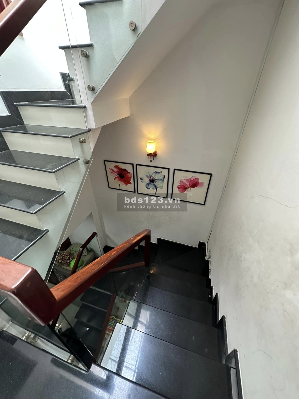 Tặng nội thất, 3 tầng, 3 phòng ngủ, 50m2, Tân Hương Tân Phú, giá chỉ 5.9 tỷ